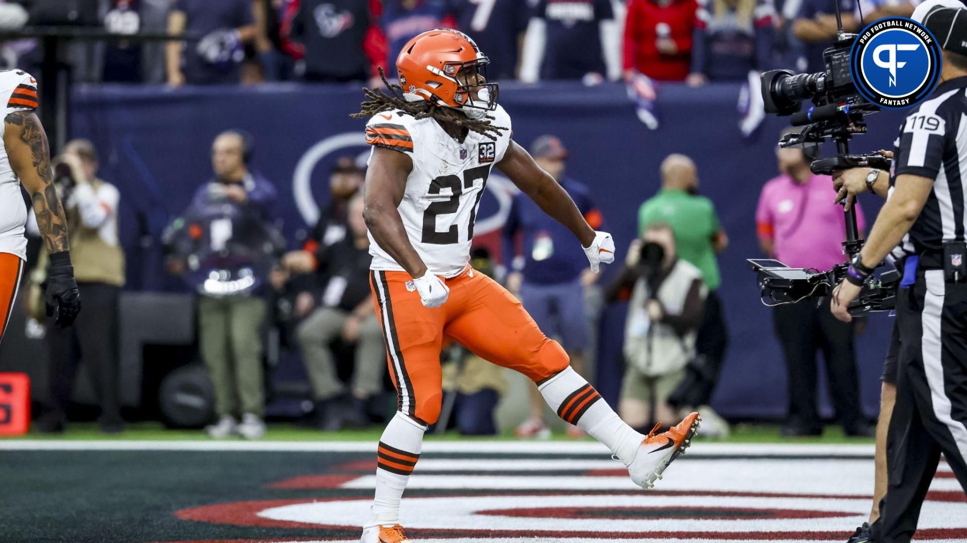 Cleveland Browns running back Kareem Hunt (27) celebrates touch down during the first quarter in a 2024 AFC wild card game at NRG Stadium.