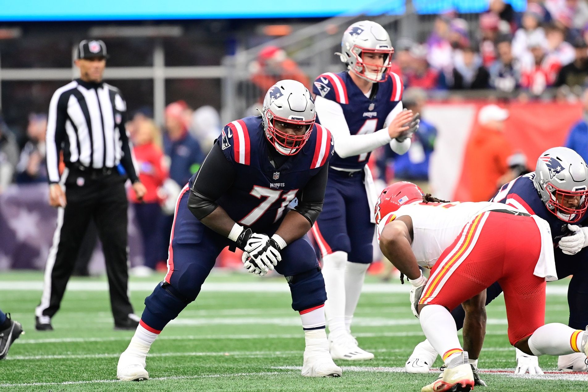 New England Patriots guard Mike Onwenu (71) lines up against the Kansas City Chiefs.