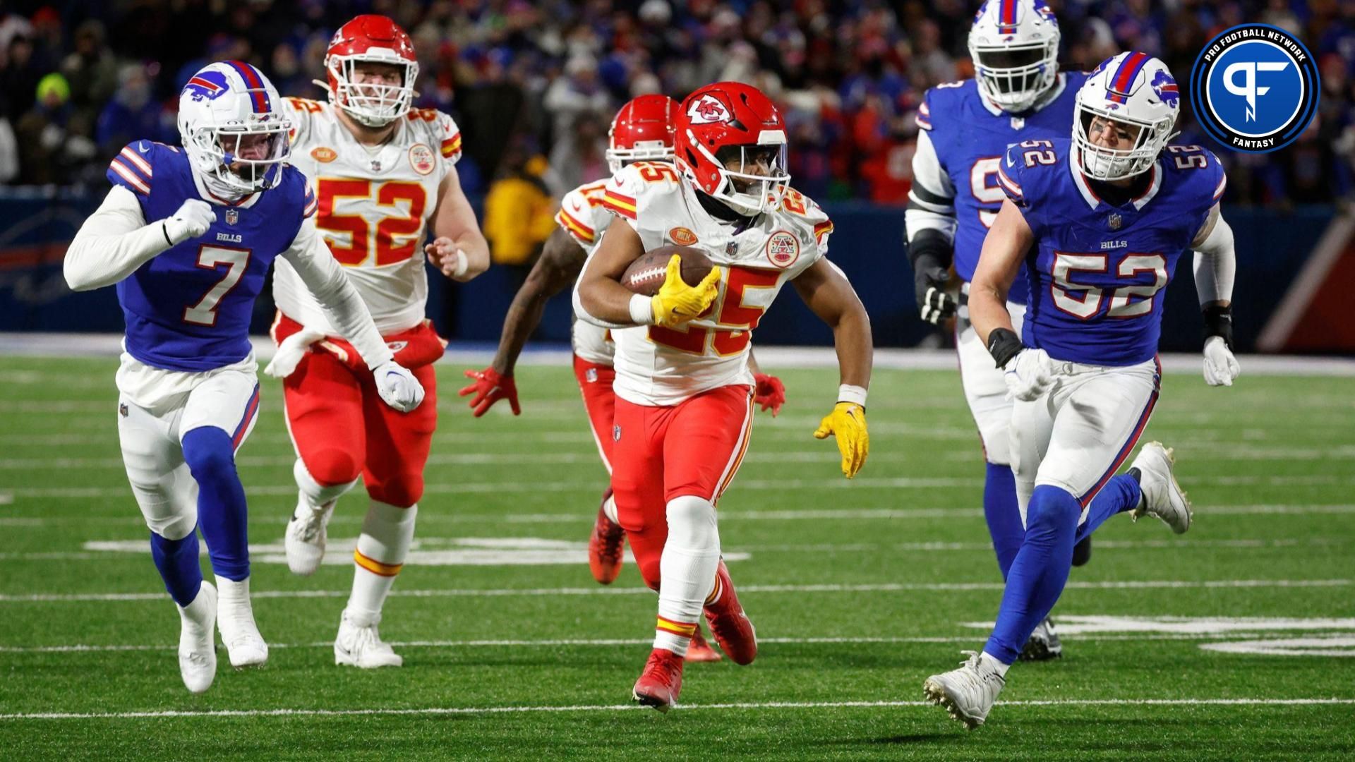 Kansas City Chiefs running back Clyde Edwards-Helaire (25) gets to the second level of the Bills defense.