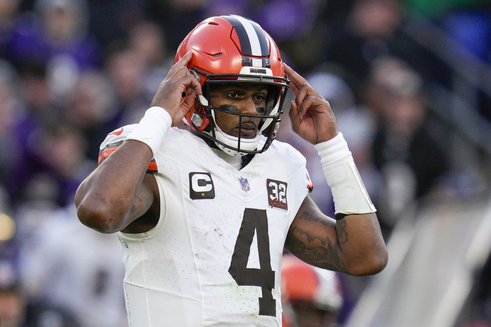 Cleveland Browns quarterback Deshaun Watson (4) calls out to teammates before the snap against the Baltimore Ravens during the second half at M&T Bank Stadium.