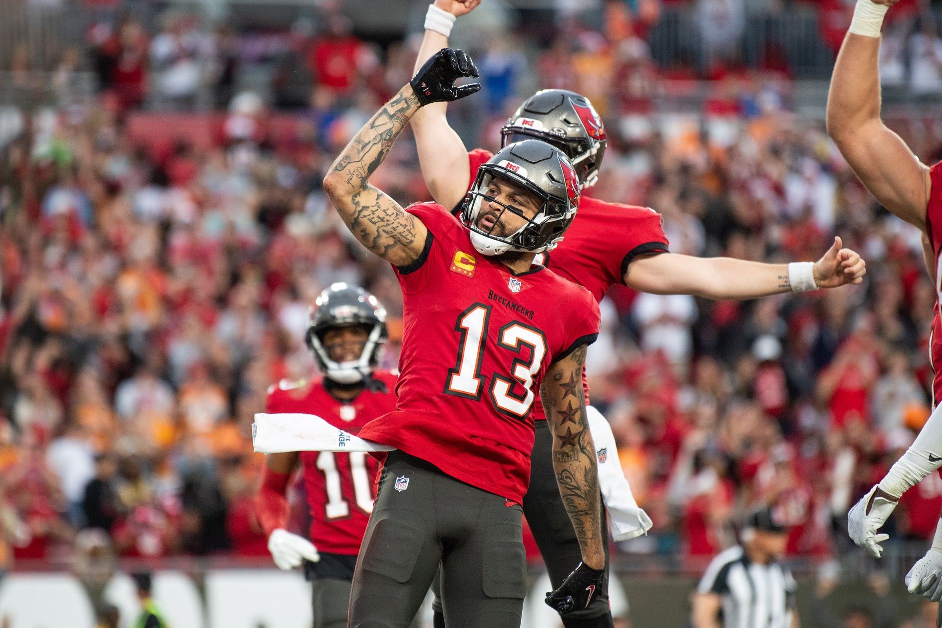 Tampa Bay Buccaneers WR Mike Evans (13) celebrates the touchdown against the Jacksonville Jaguars.