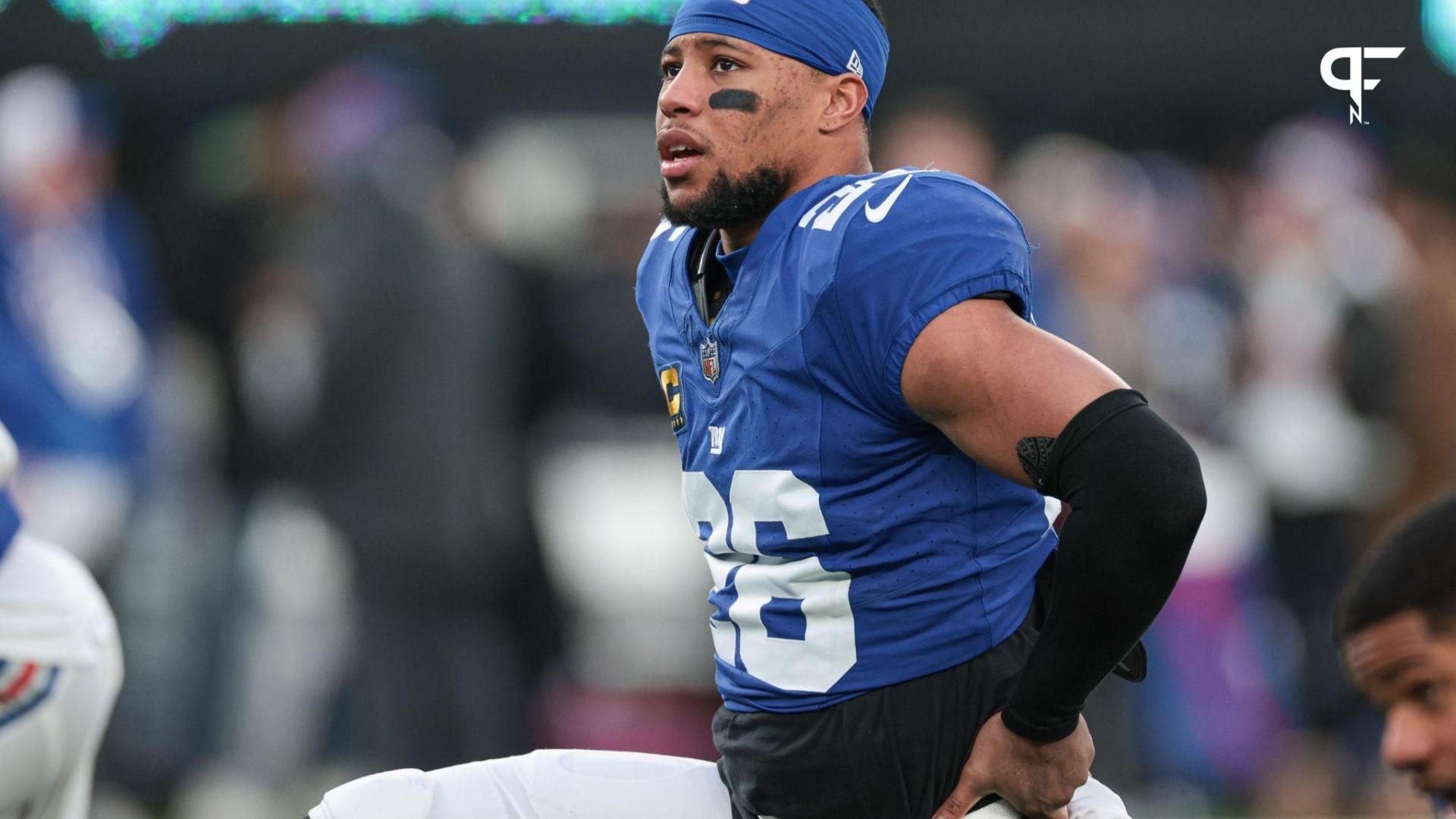 New York Giants RB Saquon Barkley (26) on a knee prior to a game.