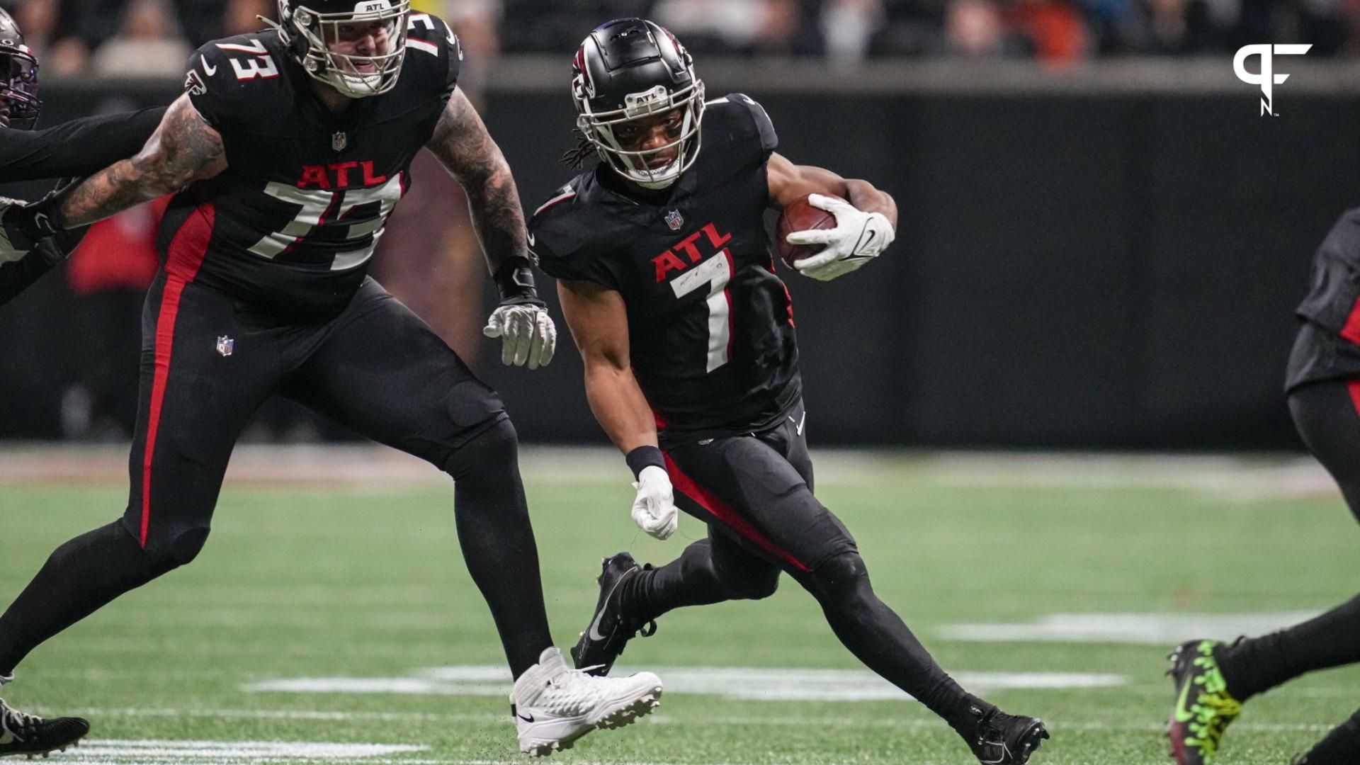 Atlanta Falcons RB Bijan Robinson (7) runs the ball against the Tampa Bay Buccaneers.