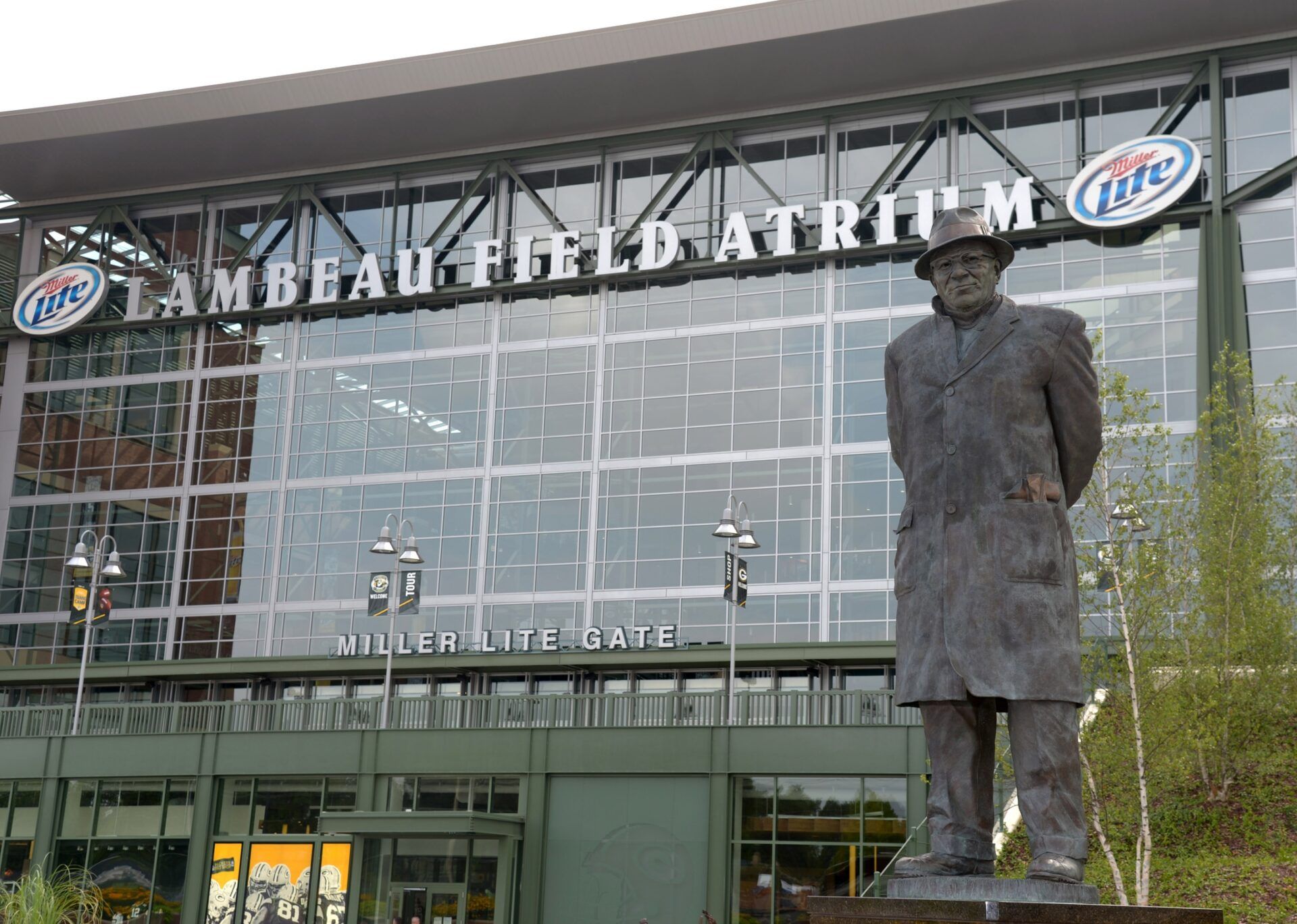 General view of statue of Green Bay Packers former coach Vince Lombardi before the game against the Oakland Raiders at Lambeau Field.