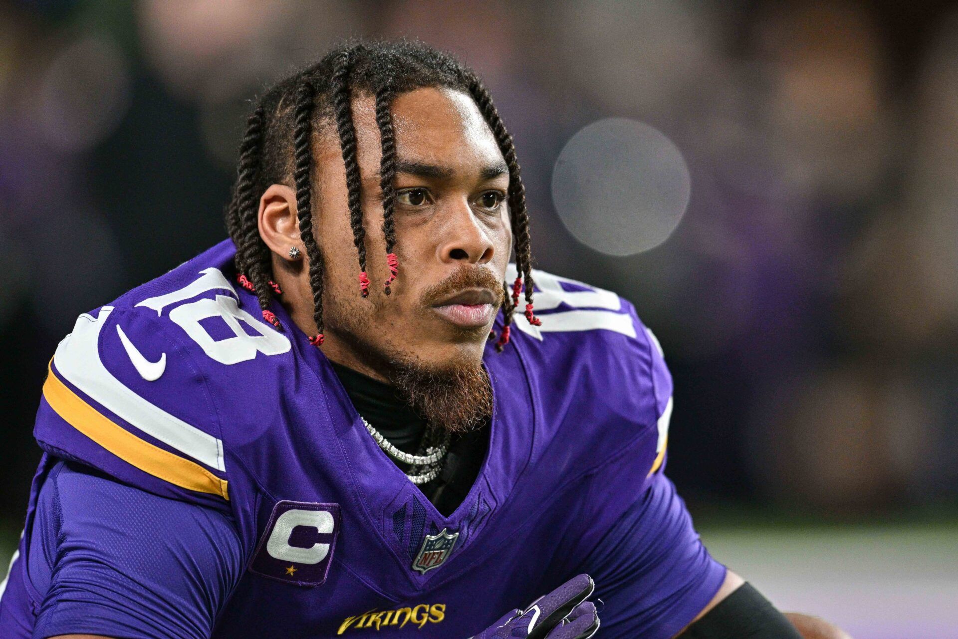 Minnesota Vikings WR Justin Jefferson (18) warms up before the game against the Green Bay Packers.