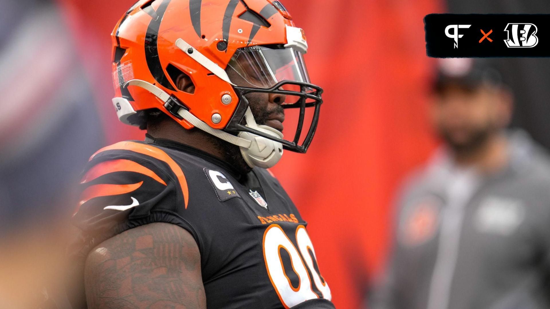 Cincinnati Bengals DT DJ Reader (98) leaves the game against the Minnesota Vikings with an injury.