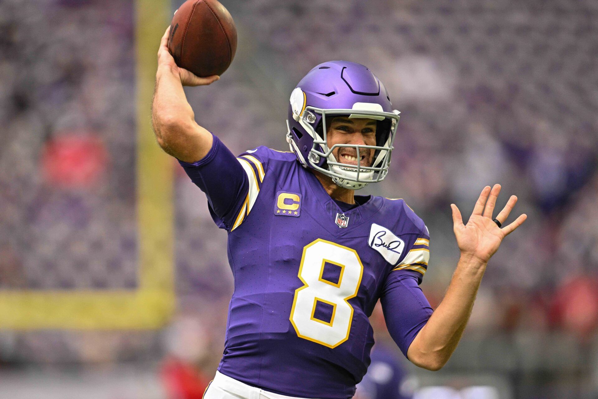 Minnesota Vikings QB Kirk Cousins (8) warms up prior to a game.