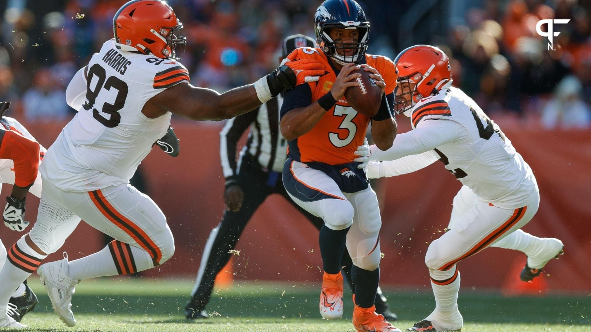 Denver Broncos QB Russell Wilson (3) looks to pass against the Cleveland Browns.