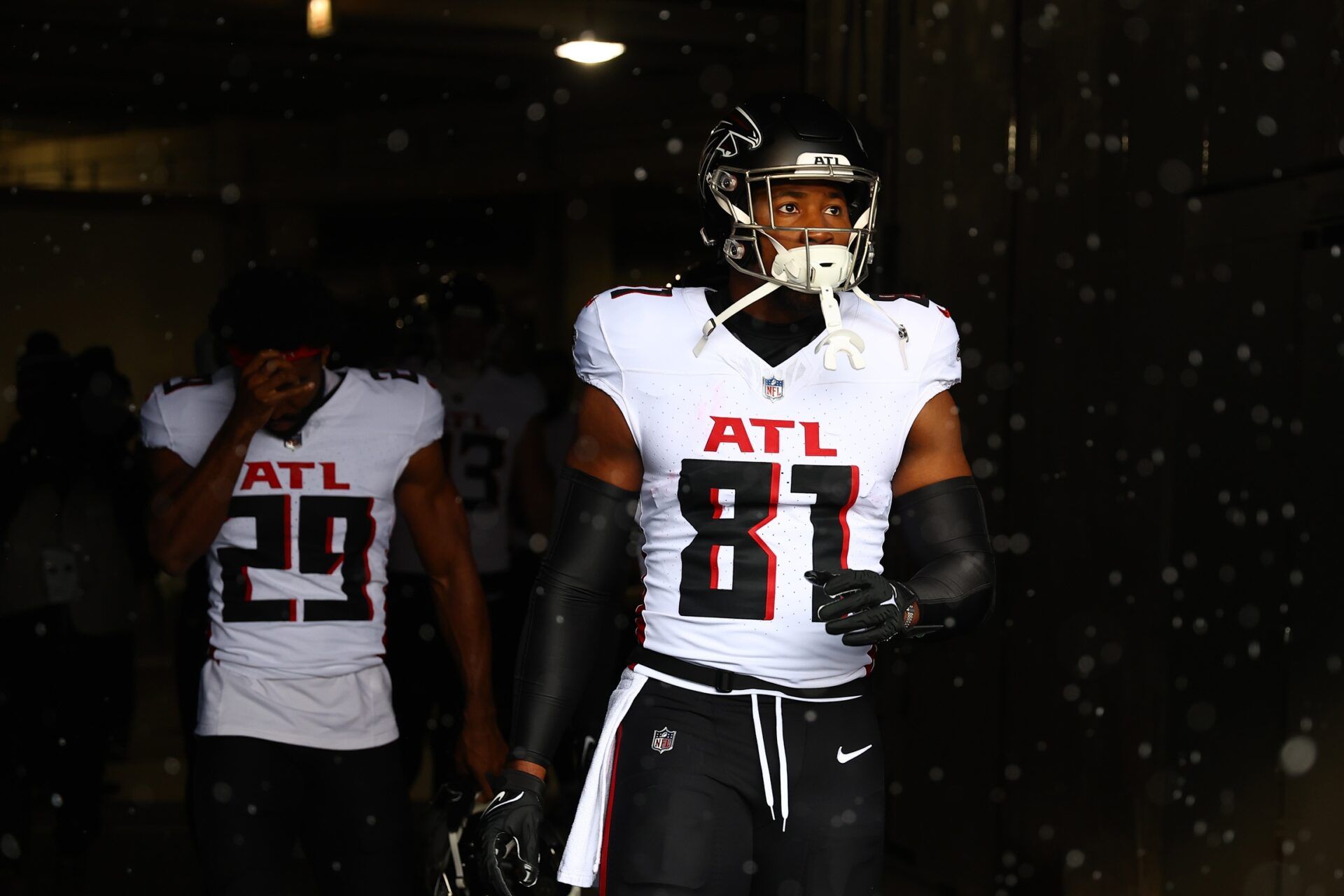 Atlanta Falcons tight end Jonnu Smith (81) takes the field before the game against the Chicago Bears at Soldier Field.