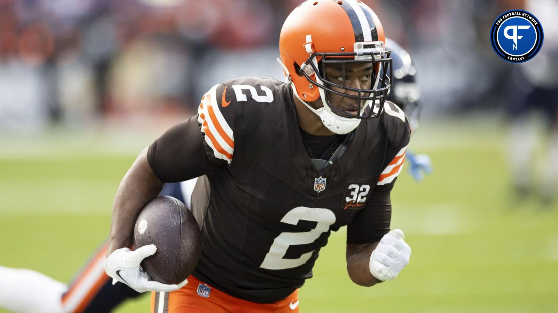 Cleveland Browns WR Amari Cooper (2) runs after the catch against the Chicago Bears.