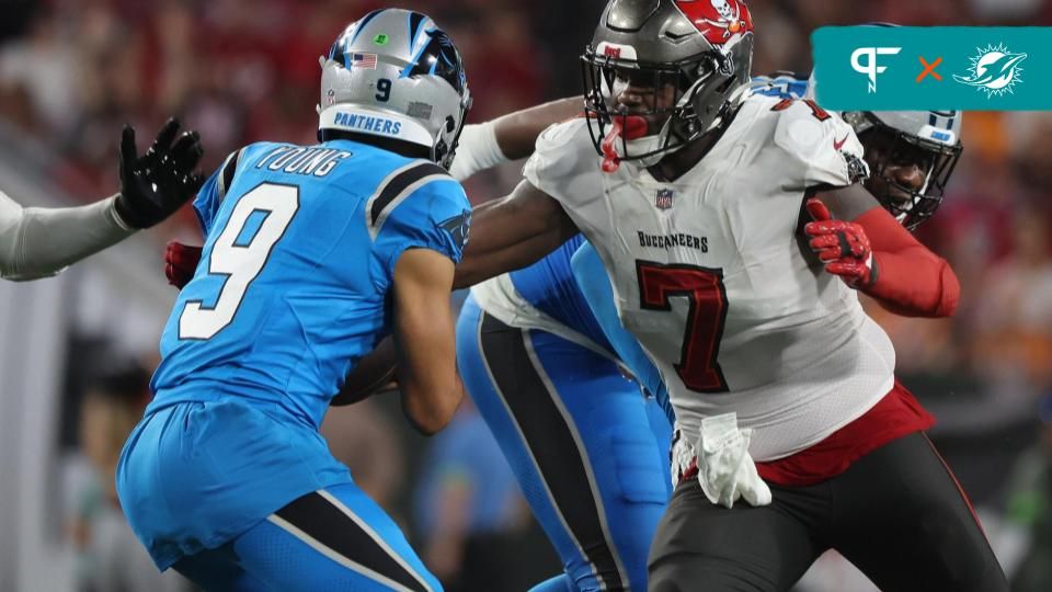 Tampa Bay Buccaneers LB Shaquil Barrett (7) rushes Carolina Panthers QB Bryce Young (9).