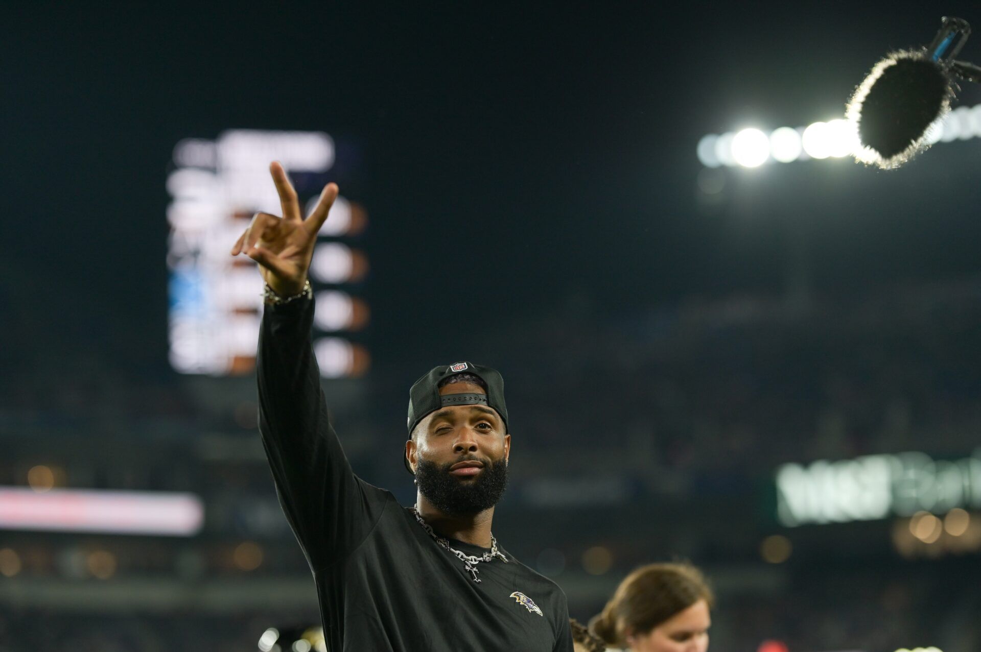 Baltimore Ravens wide receiver Odell Beckham Jr. (3) waves to the crowd during the second half against the Philadelphia Eagles at M&T Bank Stadium.