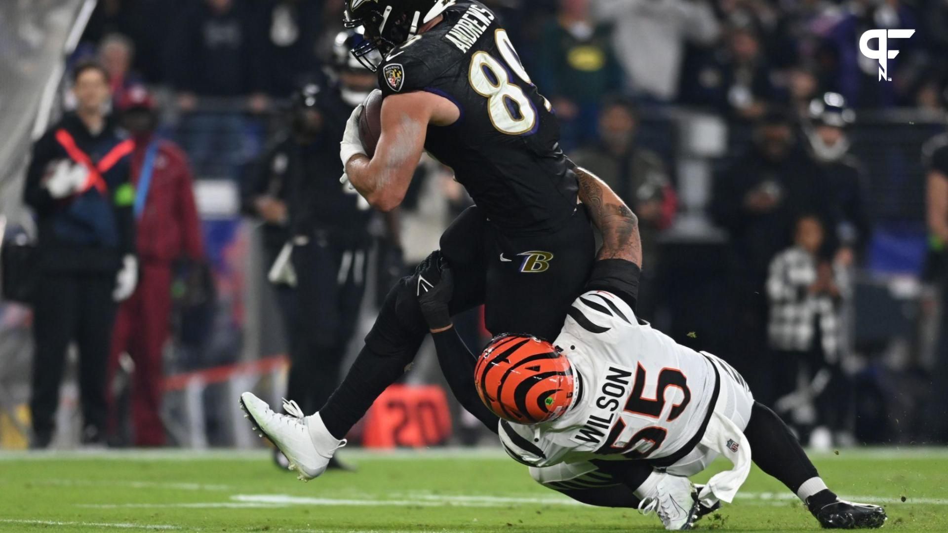 Baltimore Ravens tight end Mark Andrews (89) runs after a catch during the first quarter against Cincinnati Bengals linebacker Logan Wilson (55) at M&T Bank Stadium.