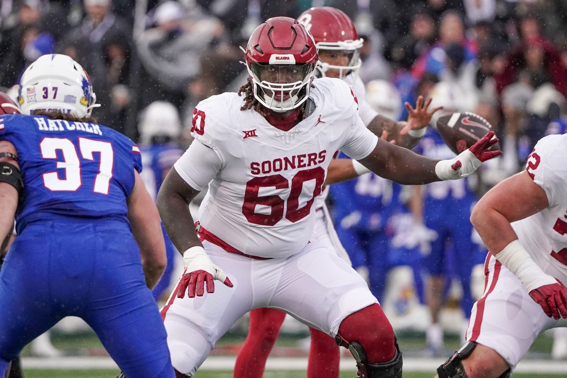 Oklahoma Sooners offensive lineman Tyler Guyton (60) against the Kansas Jayhawks.