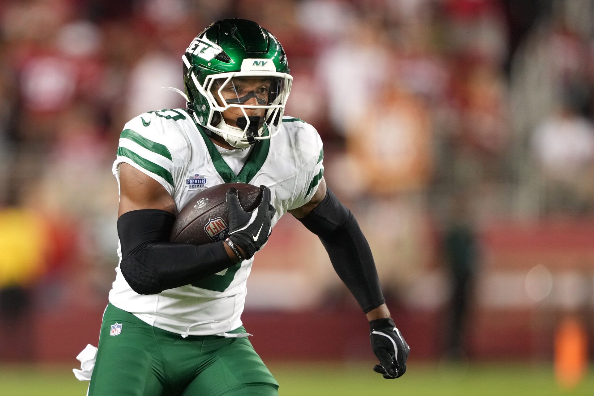 Sep 9, 2024; Santa Clara, California, USA; New York Jets running back Braelon Allen (0) runs after a catch against the San Francisco 49ers during the fourth quarter at Levi's Stadium. Mandatory Credit: Darren Yamashita-Imagn Images