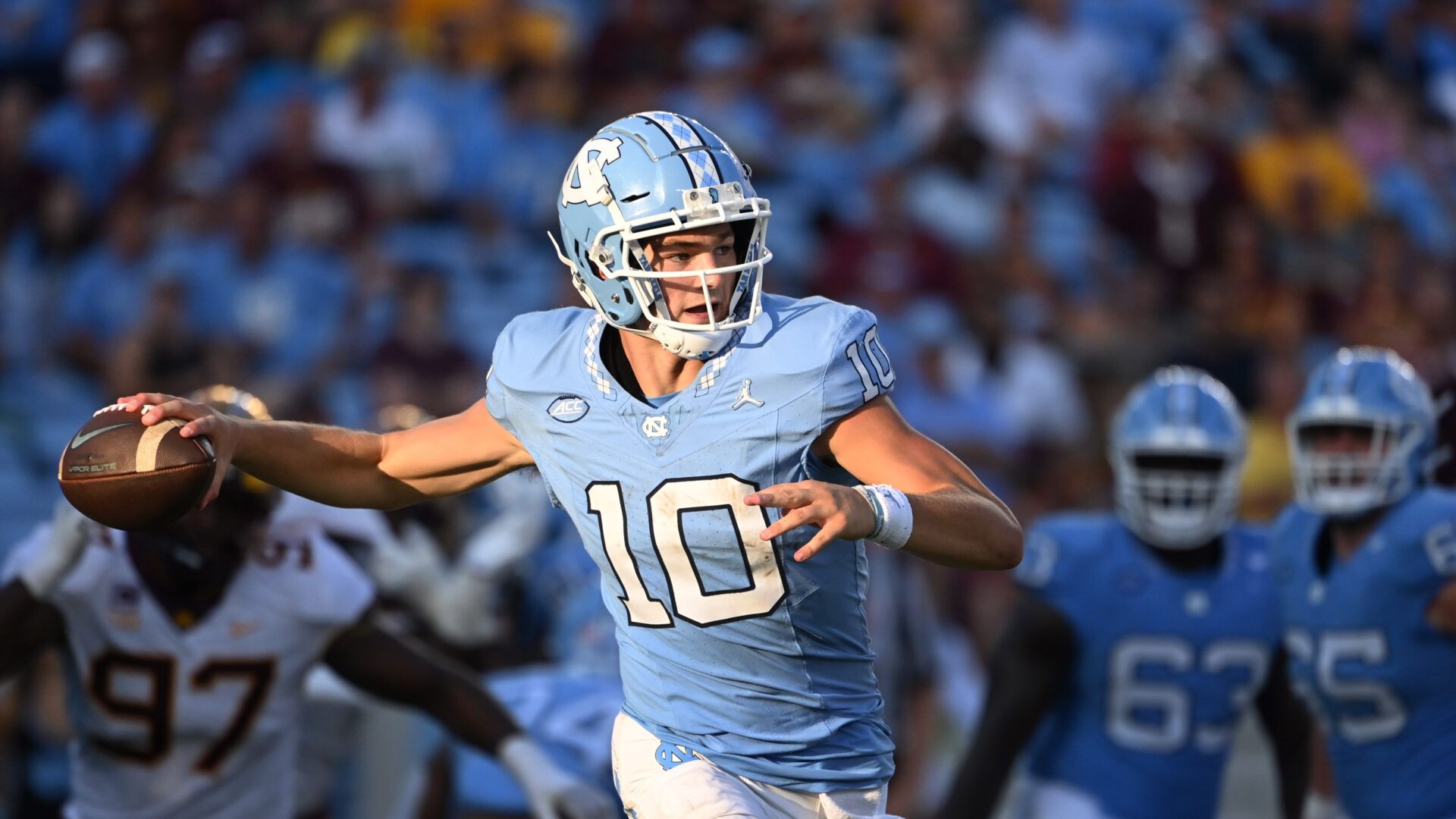 North Carolina Tar Heels quarterback Drake Maye (10) passes the ball in the fourth quarter at Kenan Memorial Stadium.