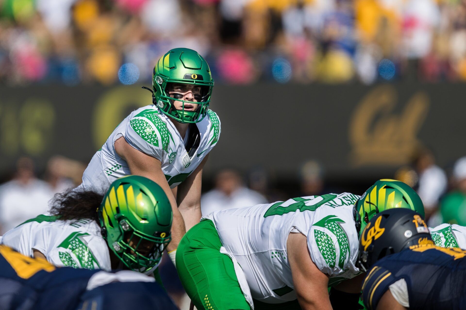 Oregon quarterback Bo Nix (10) prepares for the play against The California Golden Bears during the first quarter at FTX Field at California Memorial Stadium. Mandatory Credit: John Hefti-USA TODAY Sports