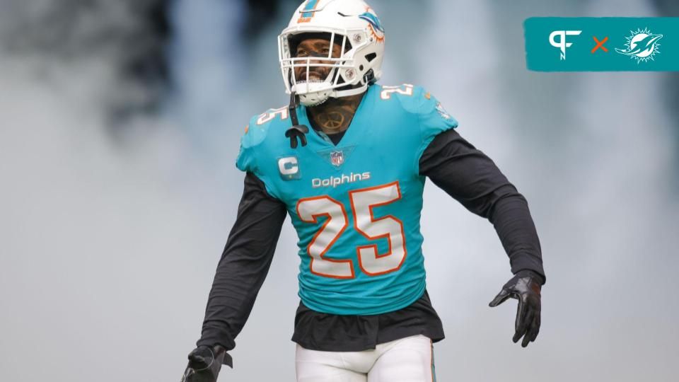 Miami Dolphins CB Xavien Howard (25) takes to the field prior to the game against the Green Bay Packers at Hard Rock Stadium.