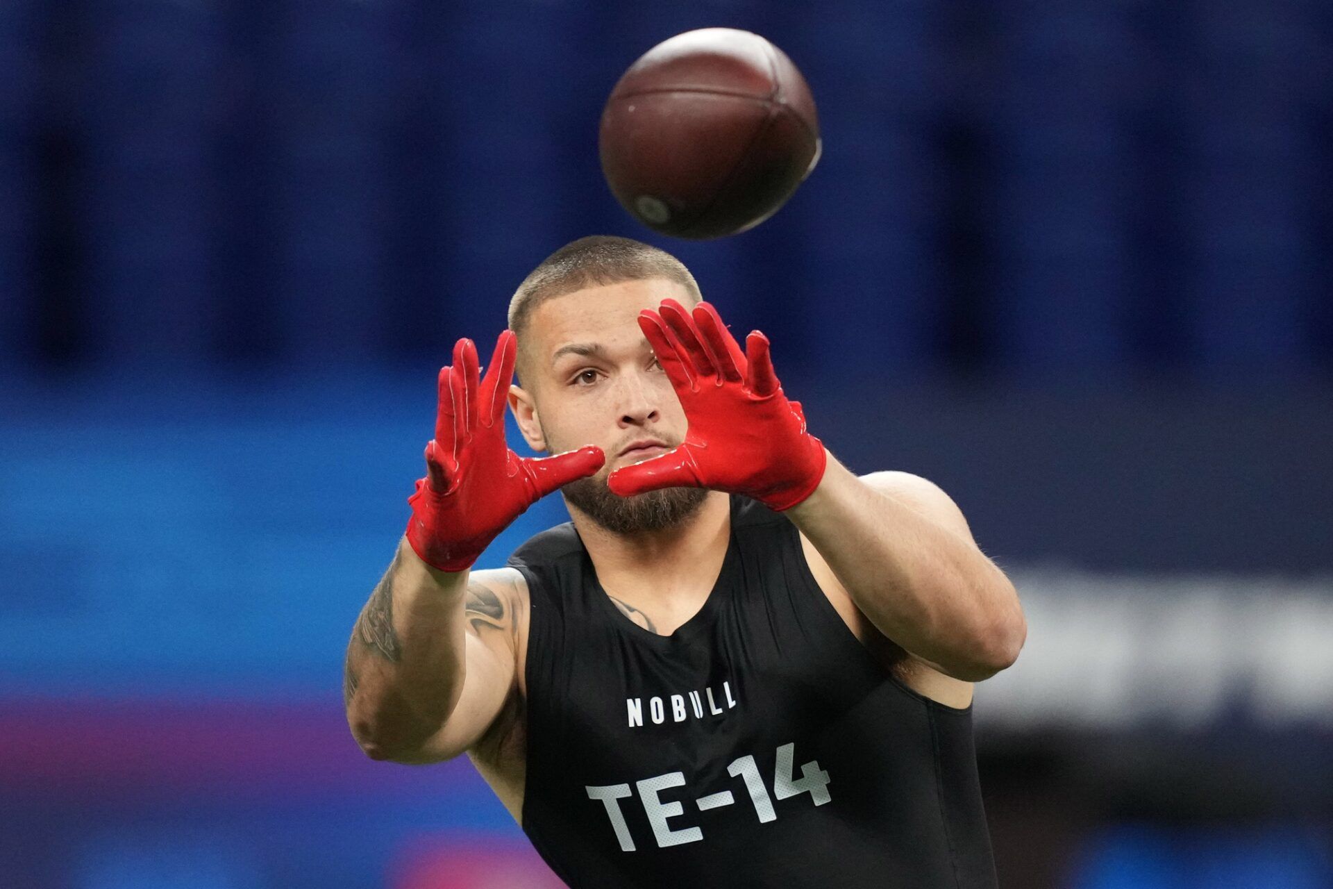 Mar 1, 2024; Indianapolis, IN, USA; Ohio State tight end Cade Stover (TE14) works out during the 2024 NFL Combine at Lucas Oil Stadium. Mandatory Credit: Kirby Lee-USA TODAY Sports