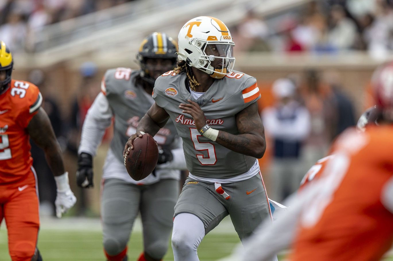 Tennessee Volunteers QB Joe Milton III (5) looks to pass in the 2024 Senior Bowl.