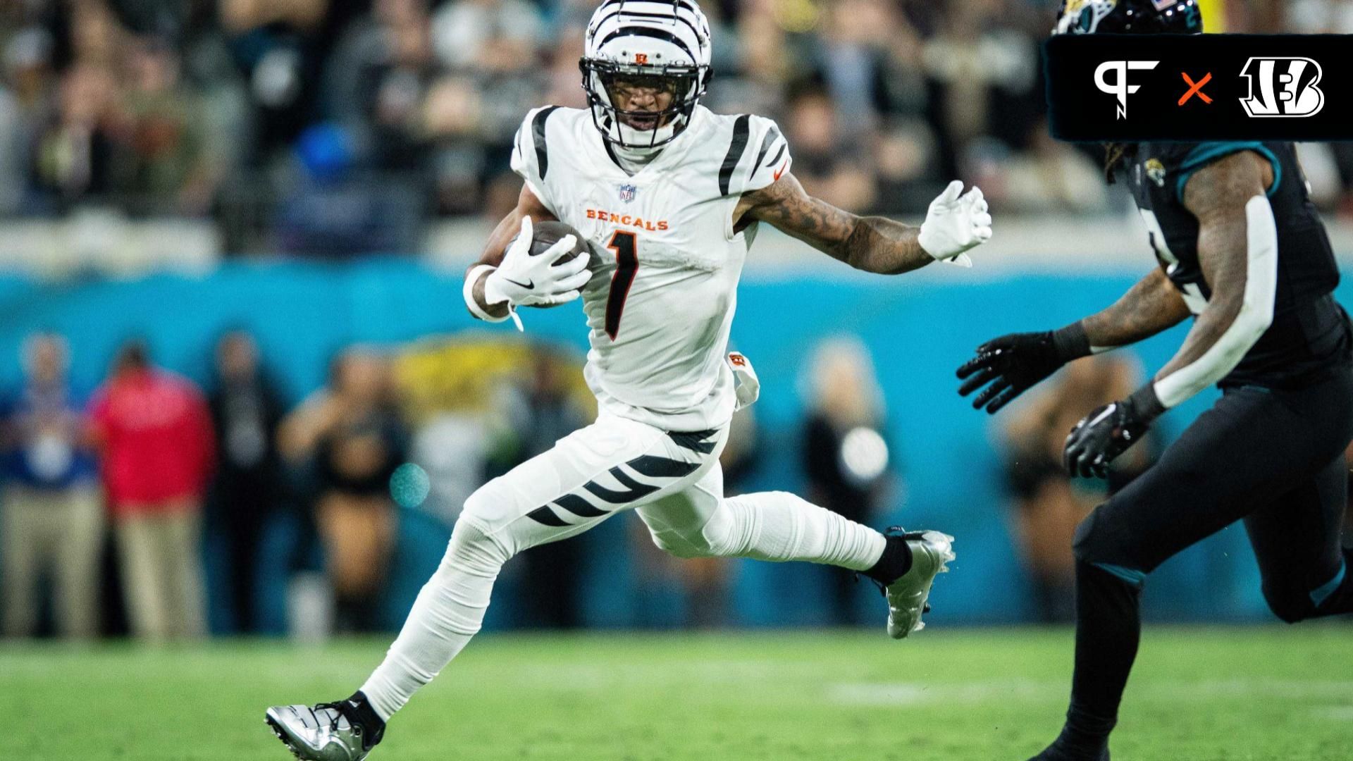 Cincinnati Bengals WR Ja'Marr Chase (1) runs after the catch against the Jacksonville Jaguars.