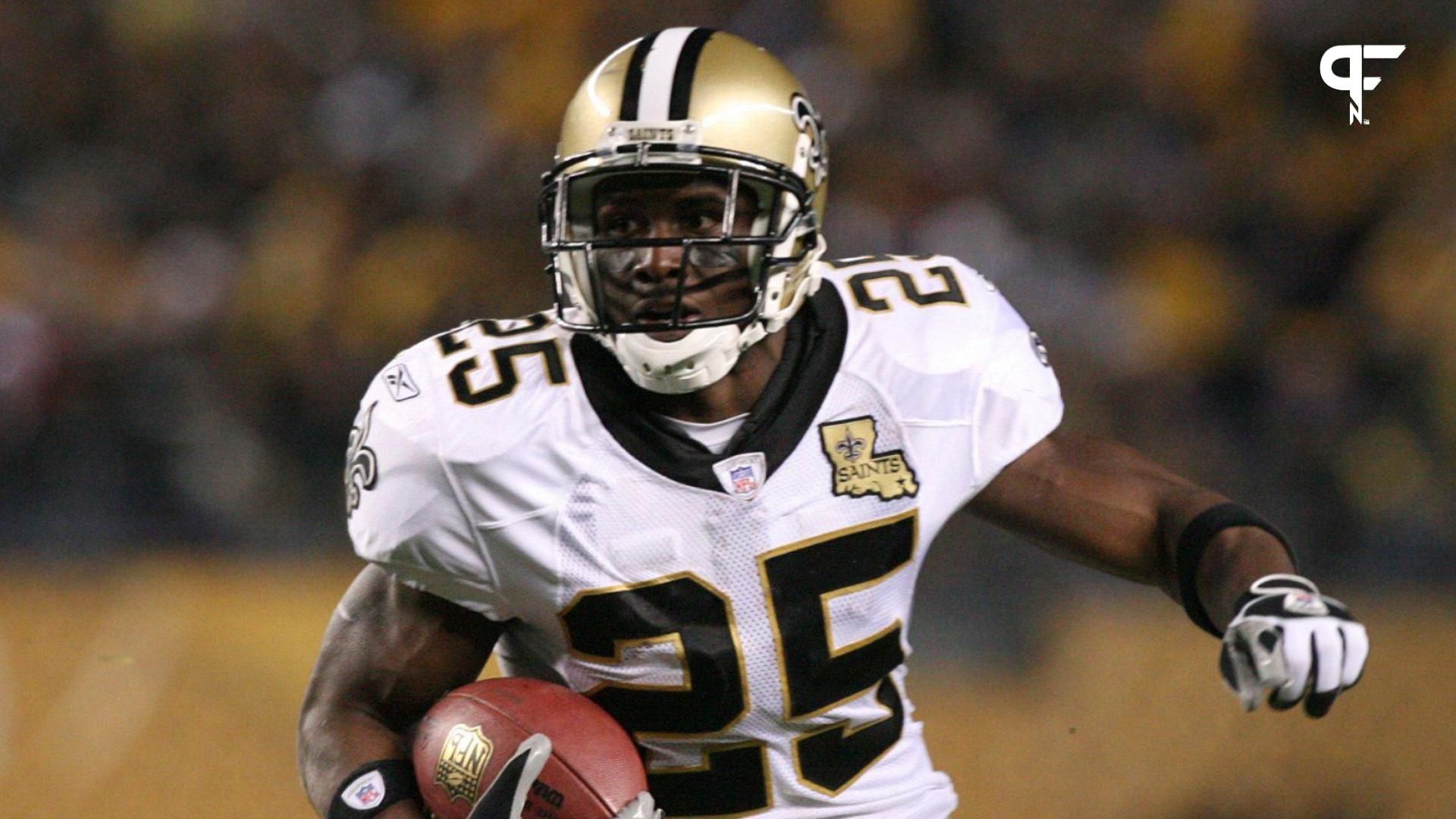 New Orleans Saints running back Reggie Bush (25) carries the ball for a touchdown in the first half against the Pittsburgh Steelers at Heinz Field in Pittsburgh, PA.