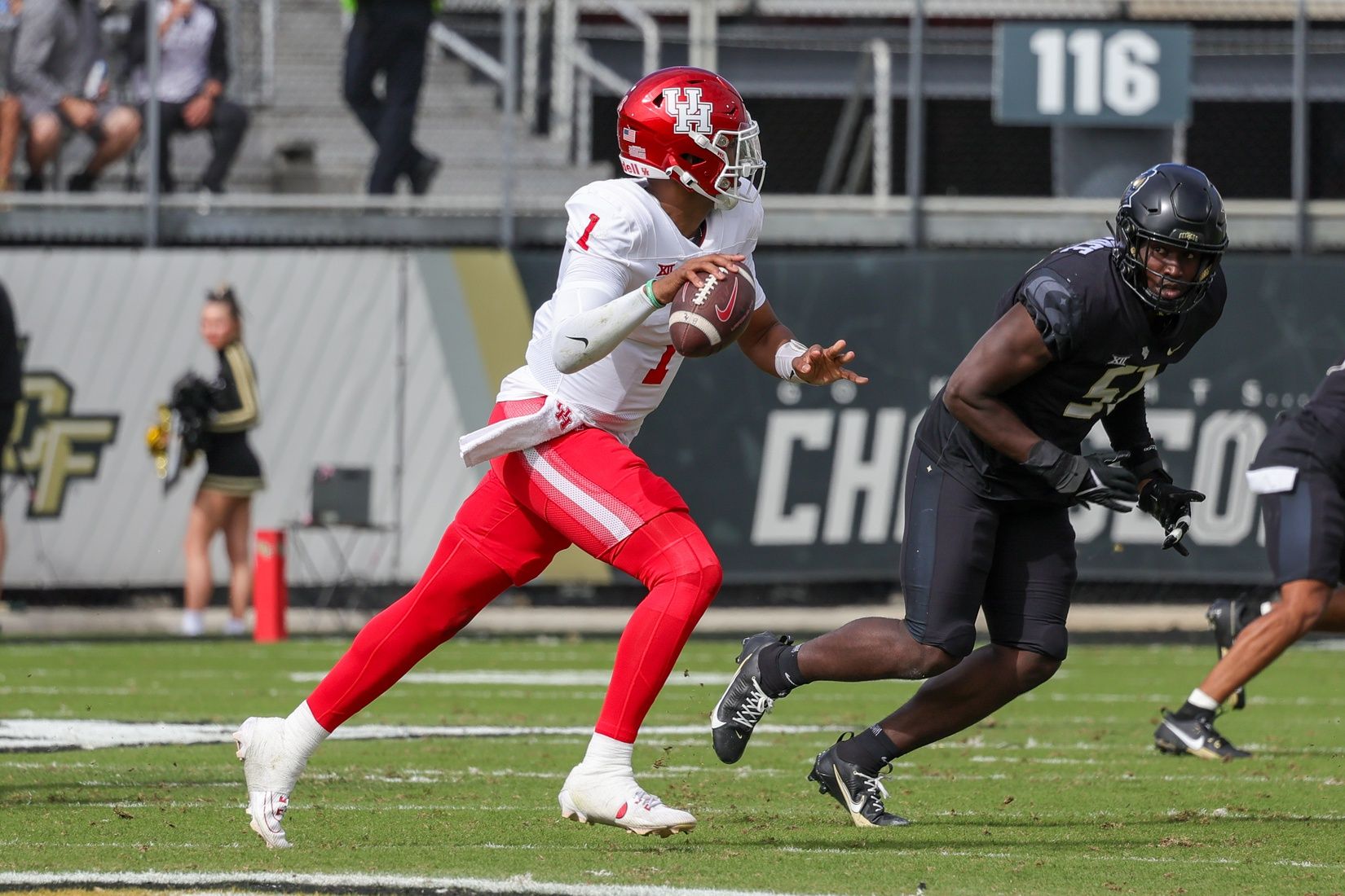 Houston QB Donovan Smith.