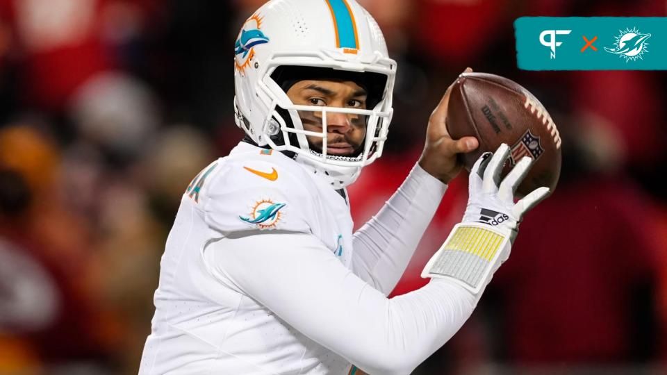 Miami Dolphins QB Tua Tagovailoa (1) throws a pass against the Kansas City Chiefs.