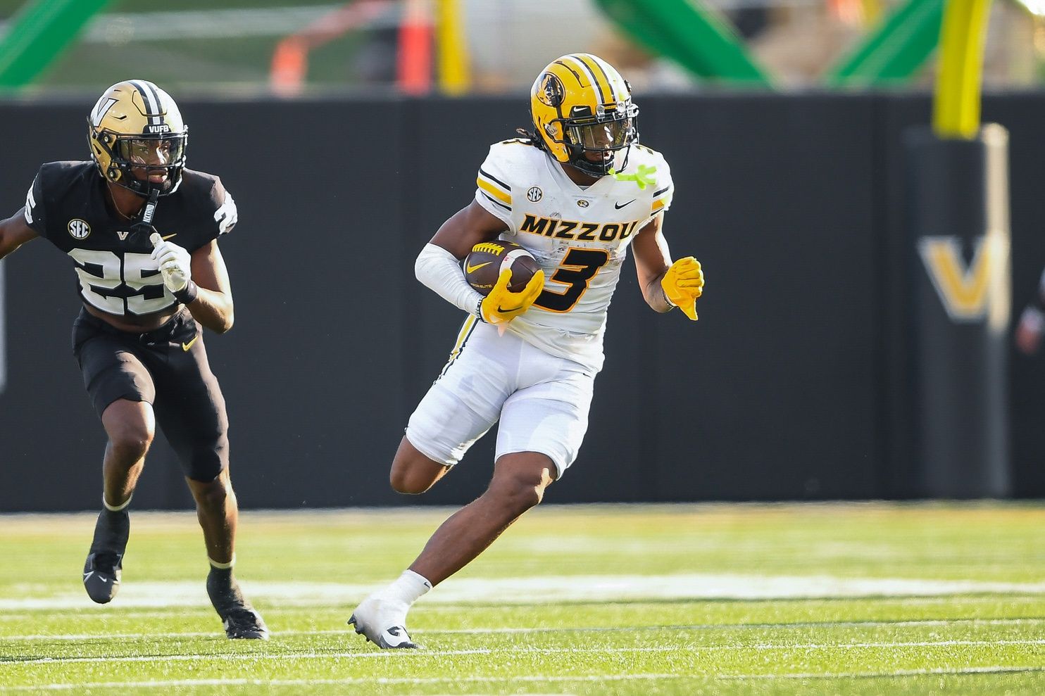 Missouri Tigers wide receiver Luther Burden III (3) runs the ball against the Vanderbilt Commodores during the second half at FirstBank Stadium. Mandatory Credit: Steve Roberts-USA TODAY Sports