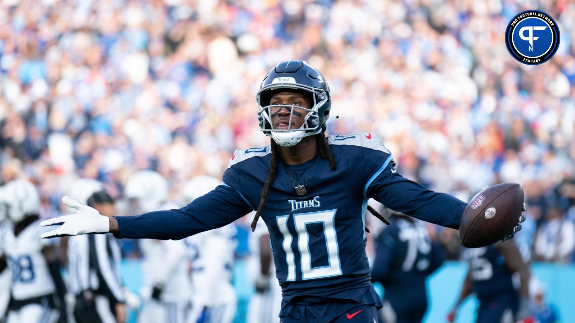 Tennessee Titans WR DeAndre Hopkins (10) celebrates after a touchdown against the Indianapolis Colts.