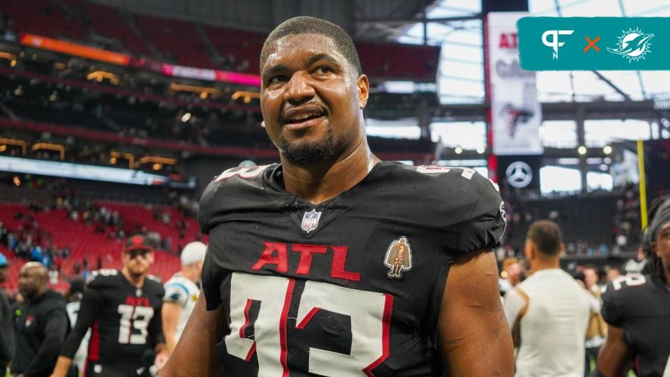 Atlanta Falcons defensive tackle Calais Campbell (93) celebrates after a victory against the Carolina Panthers at Mercedes-Benz Stadium. Mandatory Credit: Brett Davis-USA TODAY Sports