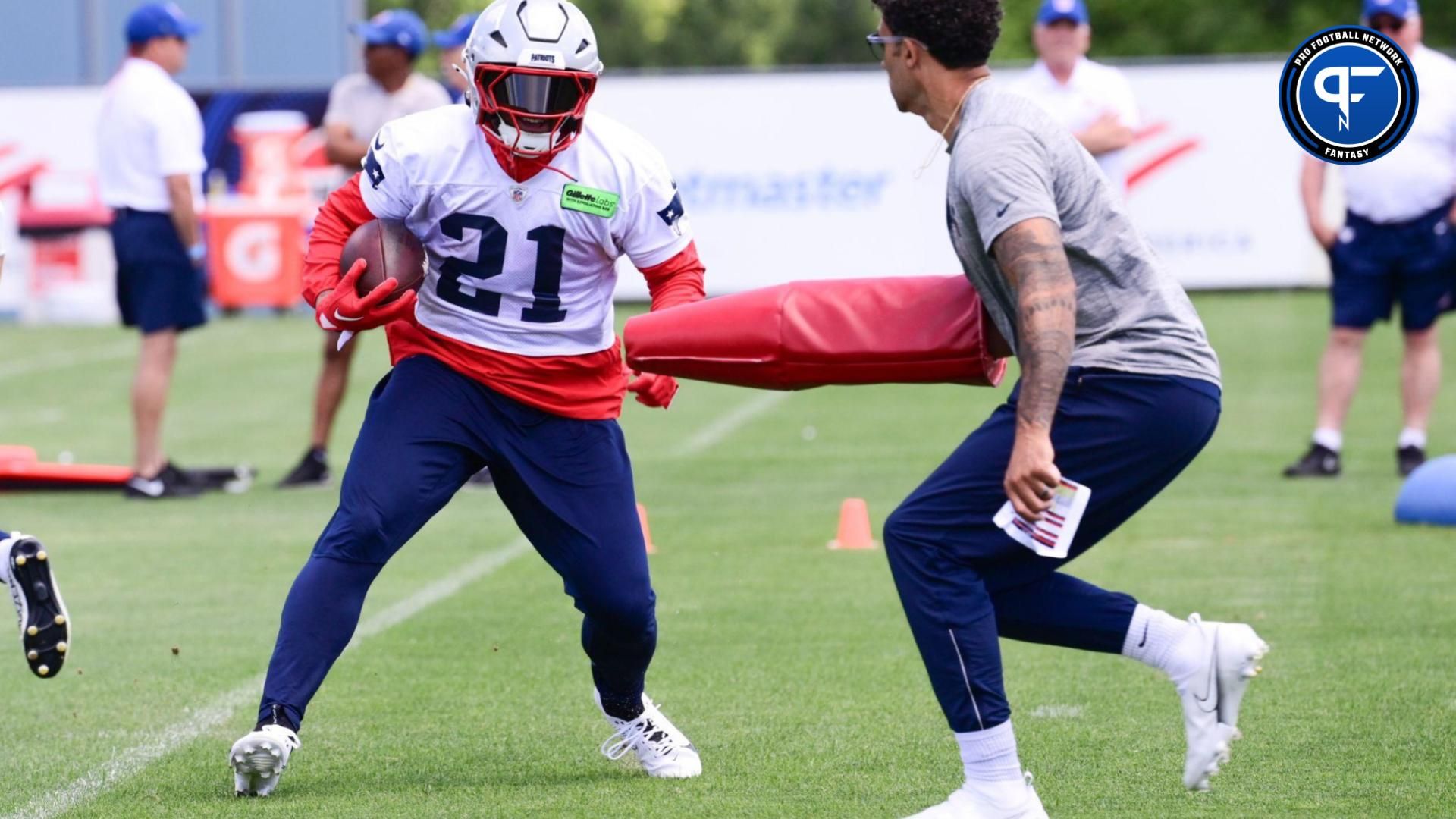 New England Patriots RB Antonio Gibson (21) doing drills during the team's minicamp.