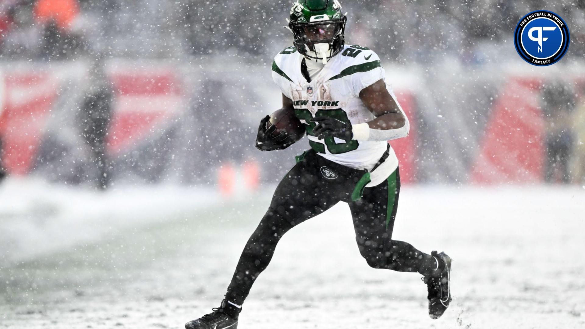 Where would New York Jets RB Breece Hall (20) land in a Superflex redraft mock draft for fantasy football?