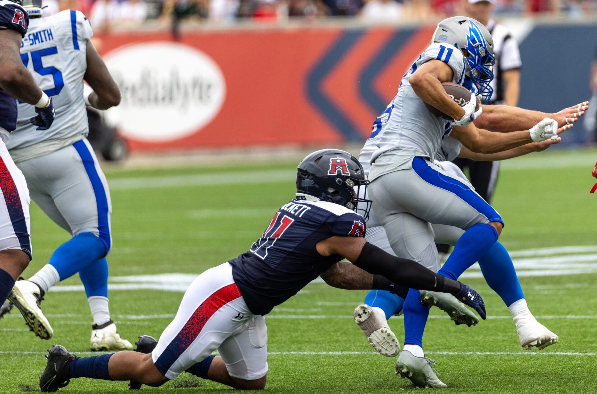 Houston Roughnecks defender Tavante Beckett is among the top options for the Dallas Cowboys to pursue from the UFL for the 2024 NFL season ahead of training camp.