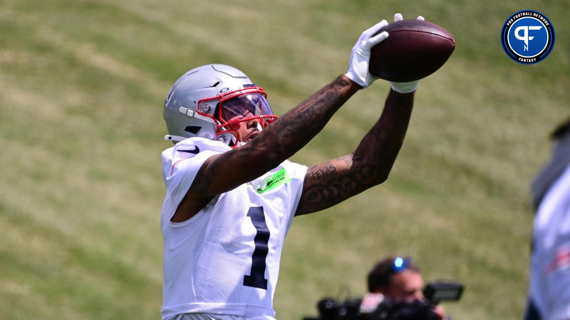 New England Patriots wide receiver Ja'Lynn Polk (1) makes a catch at minicamp at Gillette Stadium. Mandatory Credit: Eric Canha-USA TODAY Sports