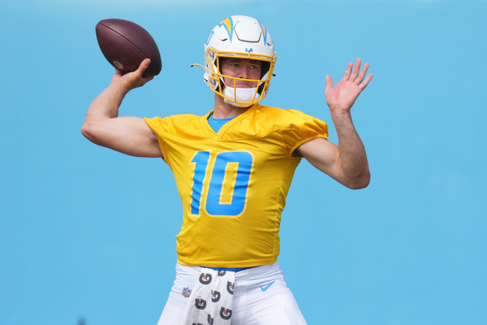 NFL Los Angeles Chargers quarterback Justin Herbert (10) throws the ball during minicamp at the Hoag Performance Center. Mandatory Credit: Kirby Lee-USA TODAY Sports