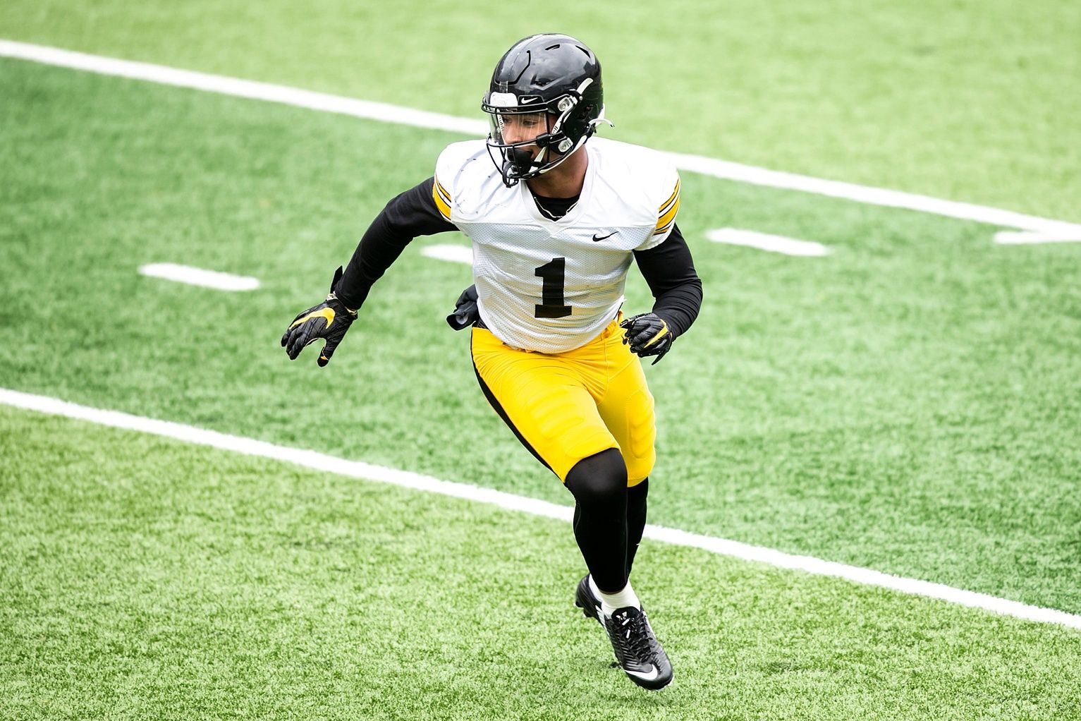 Iowa Hawkeyes safety Xavier Nwankpa (1) defends during practice.