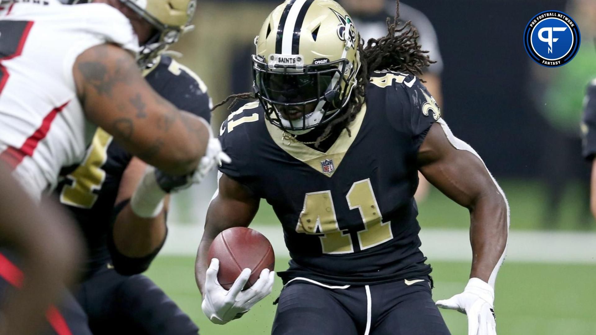 New Orleans Saints RB Alvin Kamara (41) runs the ball against the Atlanta Falcons.