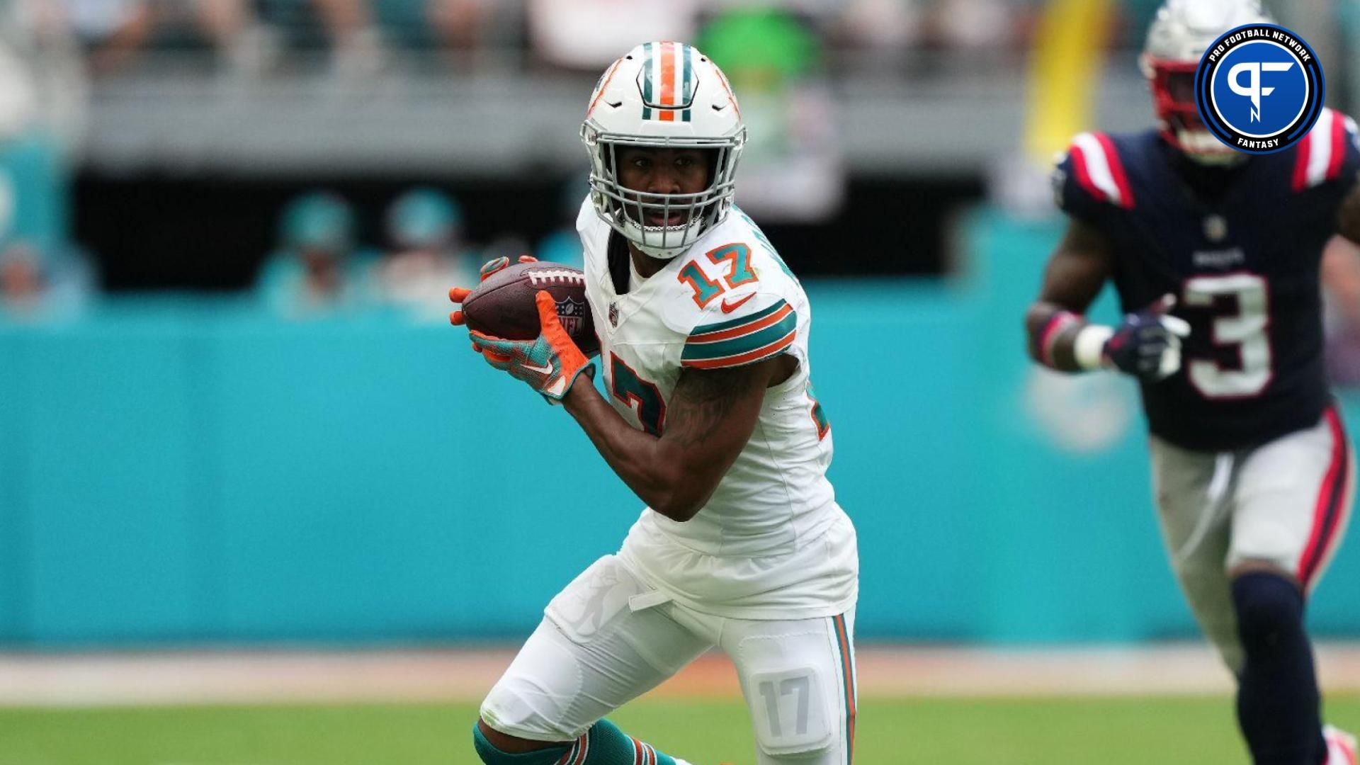 What does Miami Dolphins wide receiver Jaylen Waddle's 2024 fantasy football projection look like after an underwhelming but banged-up 2023?