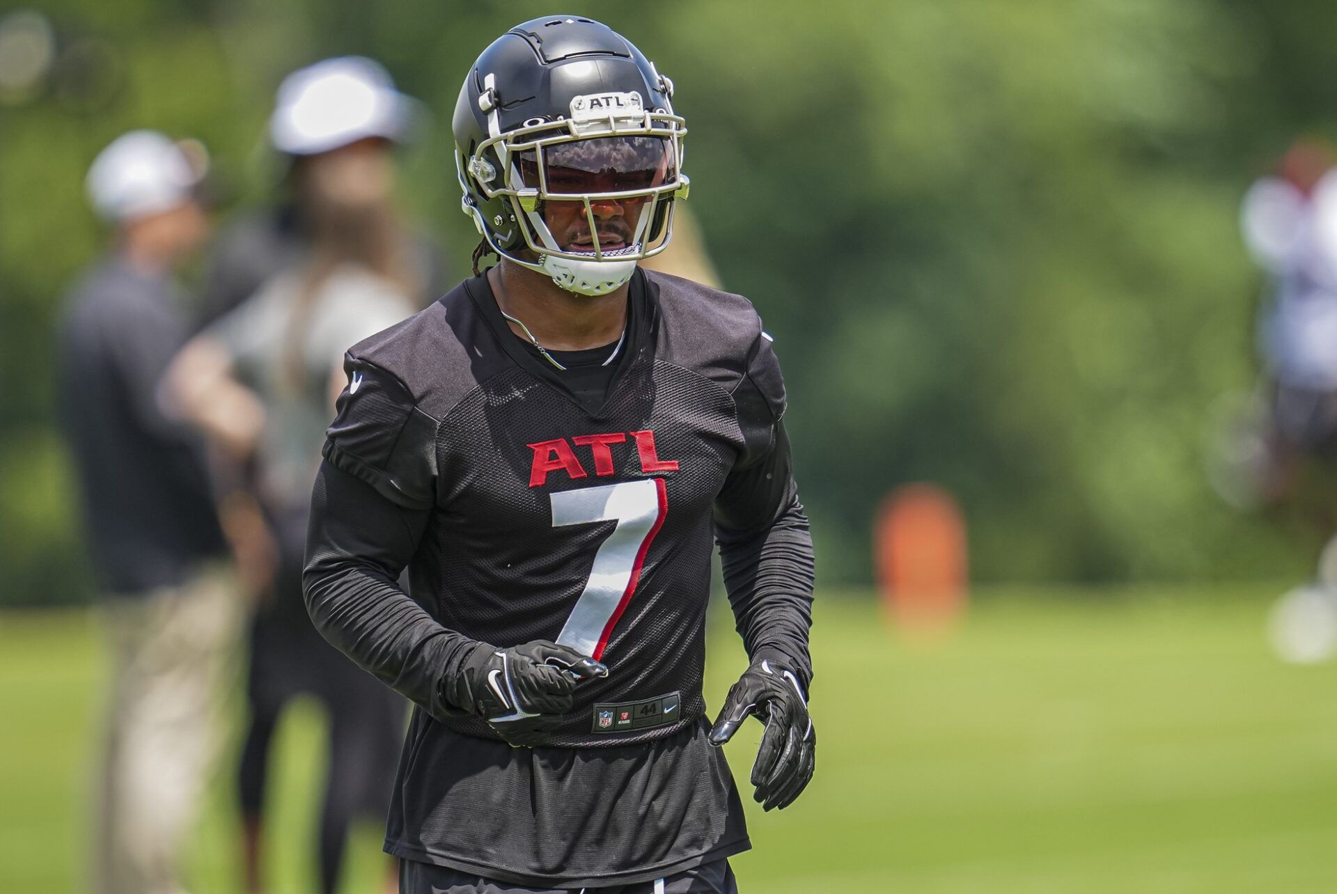 Atlanta Falcons running back Bijan Robinson (7) shown on the field during Falcons OTA at the Falcons Training facility.