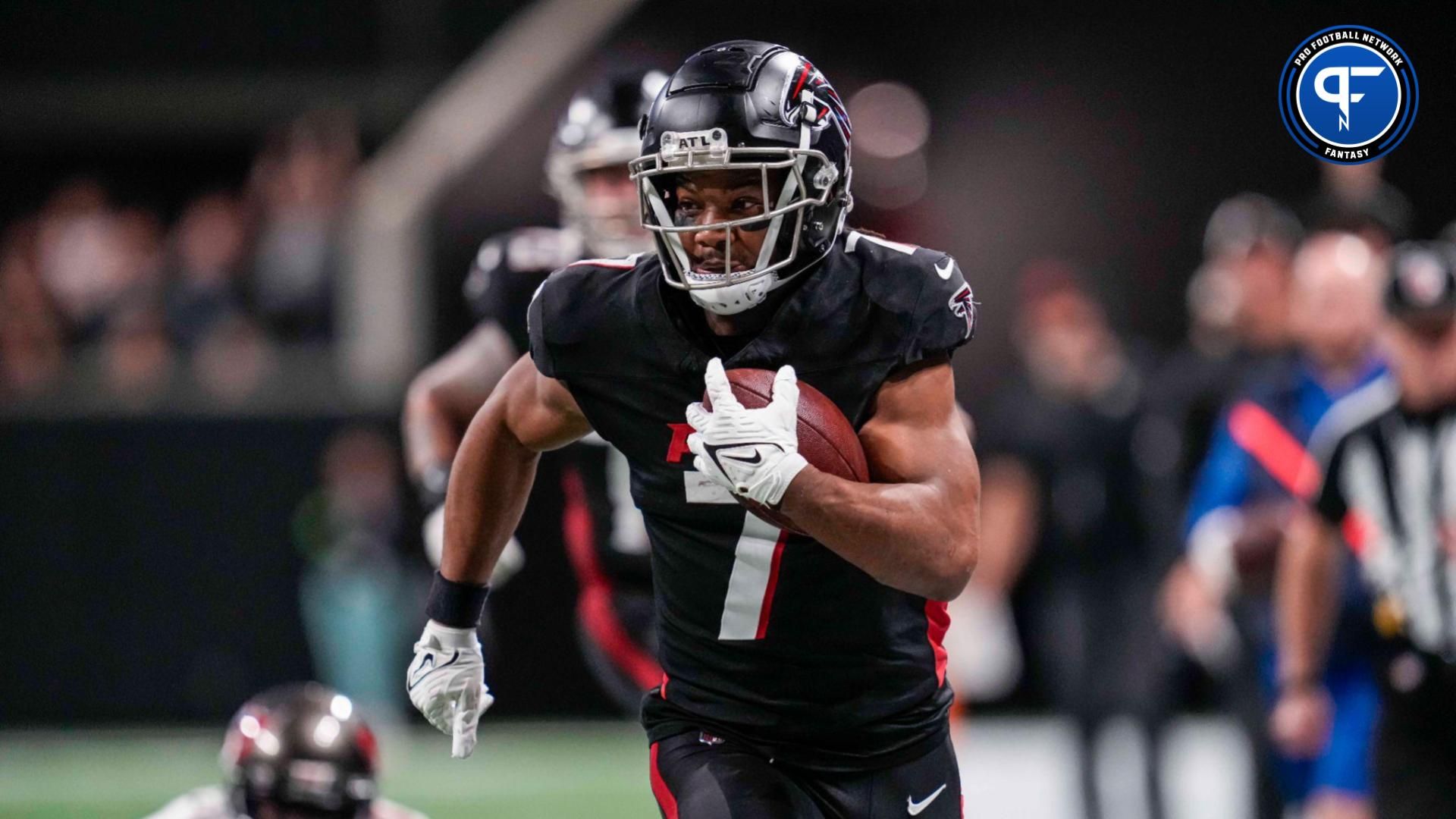 Non-PPR formats can have a drastic impact on the fantasy football rankings for specific players. Where do the top RBs rank entering the 2024 NFL season?