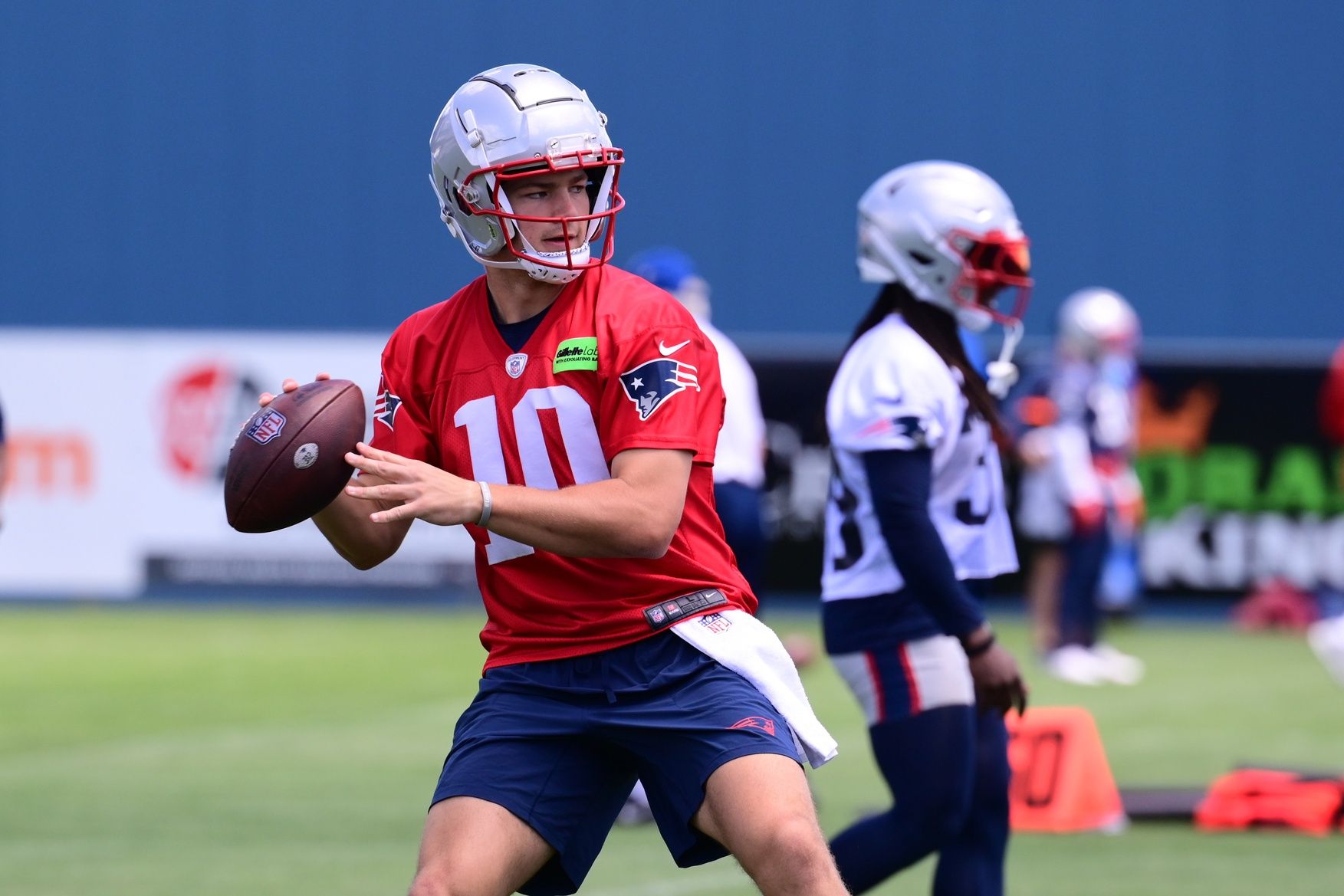 New England Patriots quarterback Drake Maye (10) throws a pass at minicamp at Gillette Stadium.