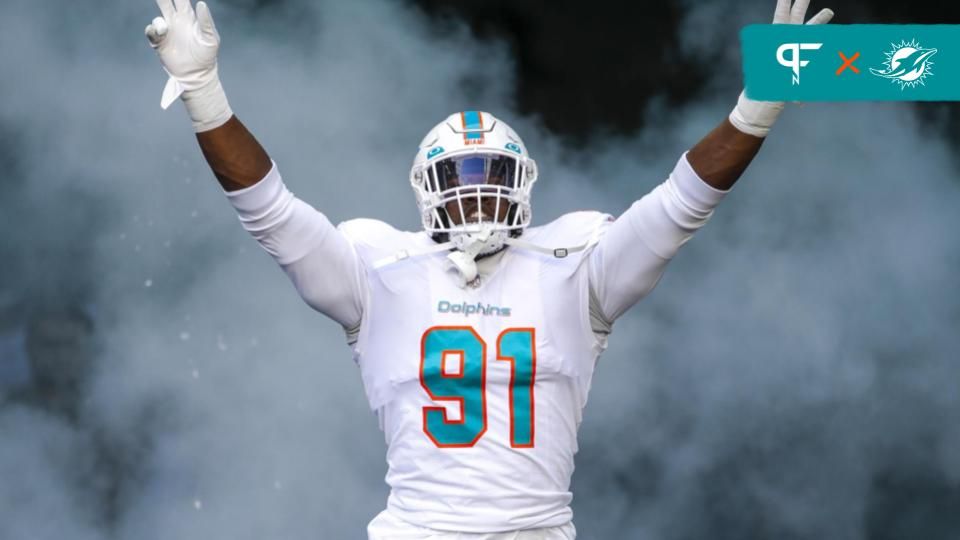 Miami Dolphins DE Emmanuel Ogbah (91) takes the field at Hard Rock Stadium.