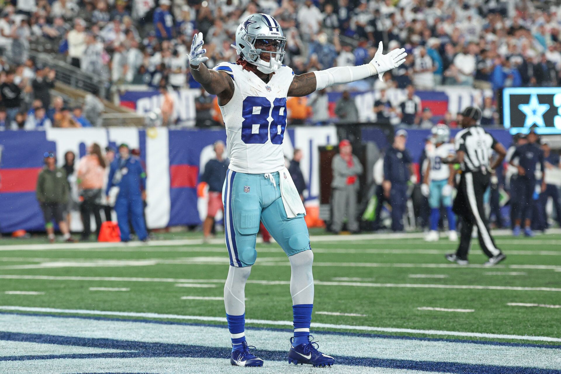 With a new deal agreed upon, Cowboys WR CeeDee Lamb will join his teammates in training camp, ready to continue on the path to greatness.