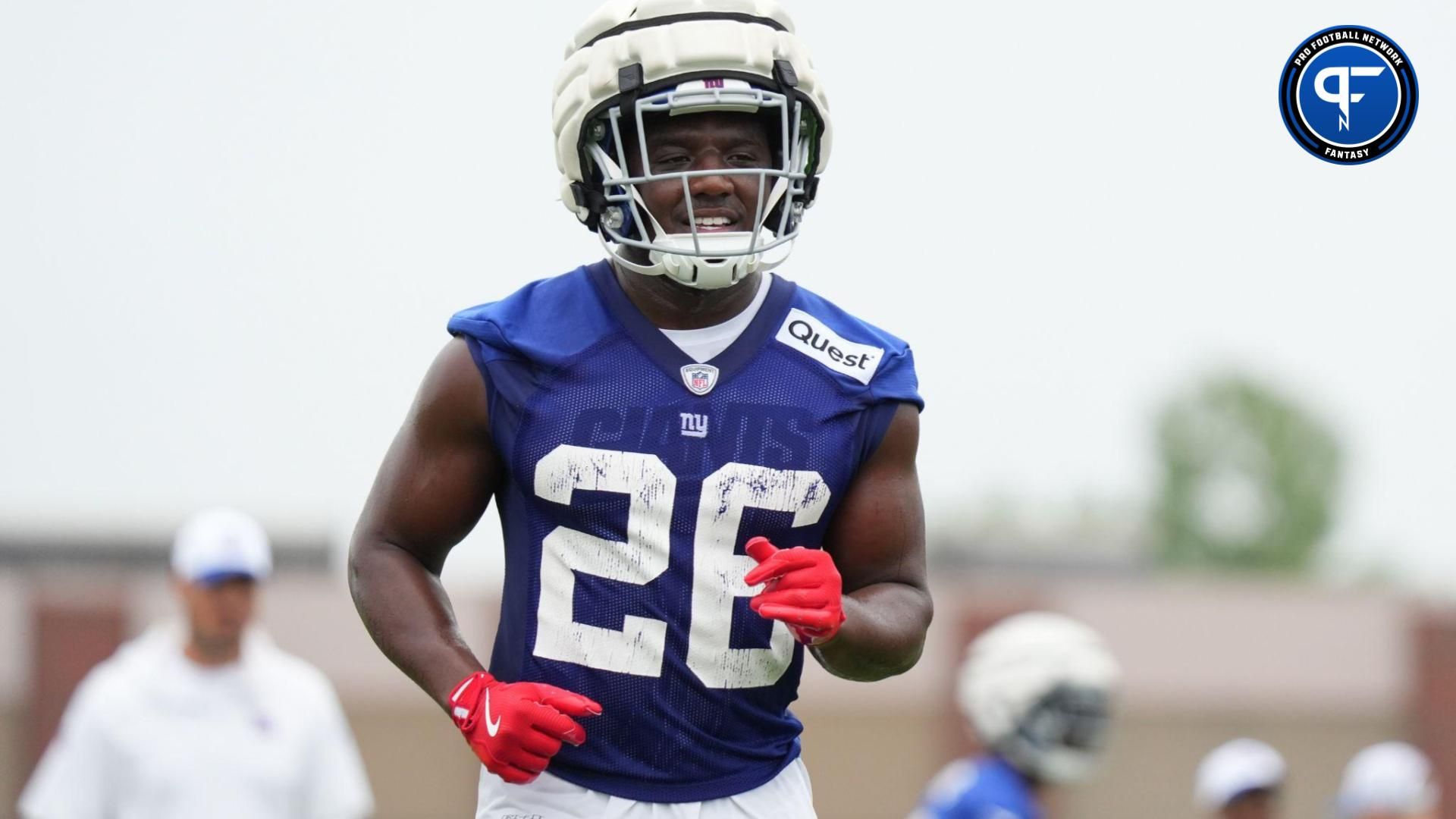 New York Giants running back Devin Singletary (26) participates in a drill during training camp at Quest Diagnostics Training Center.