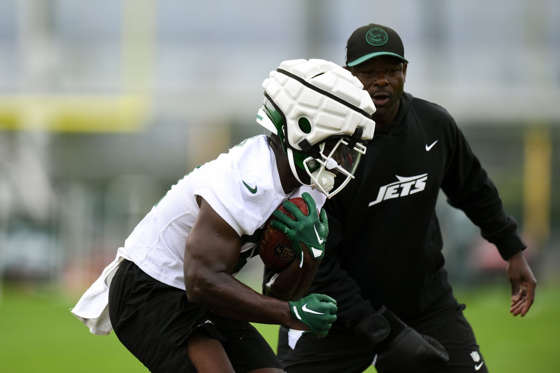 New York Jets RB Tarik Cohen (31) participates in a drill during training camp.