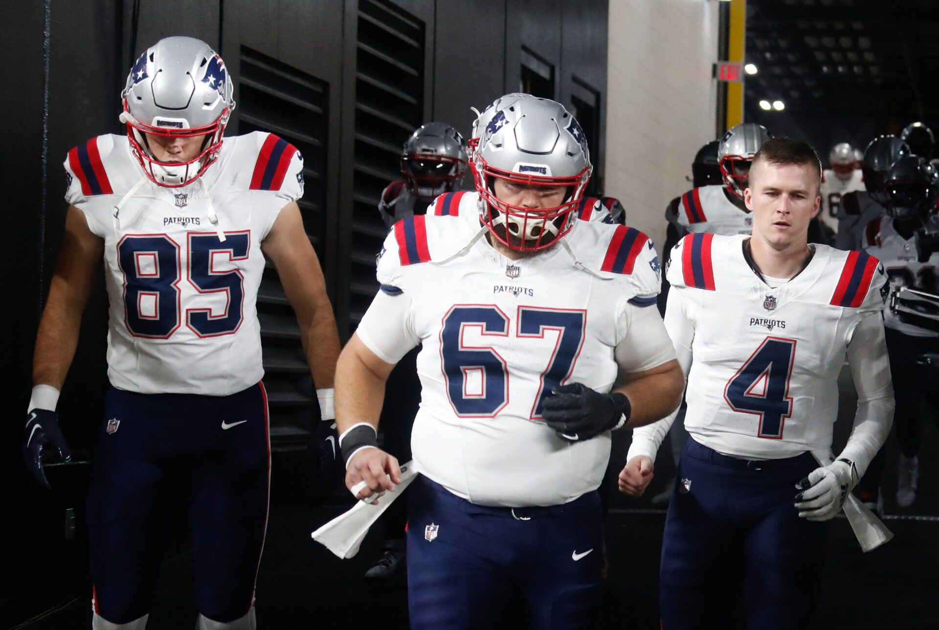 The New England Patriots made a pair of roster moves on Monday, placing center Jake Andrews on injured reserve while reuniting with O-lineman Tucker Addington.