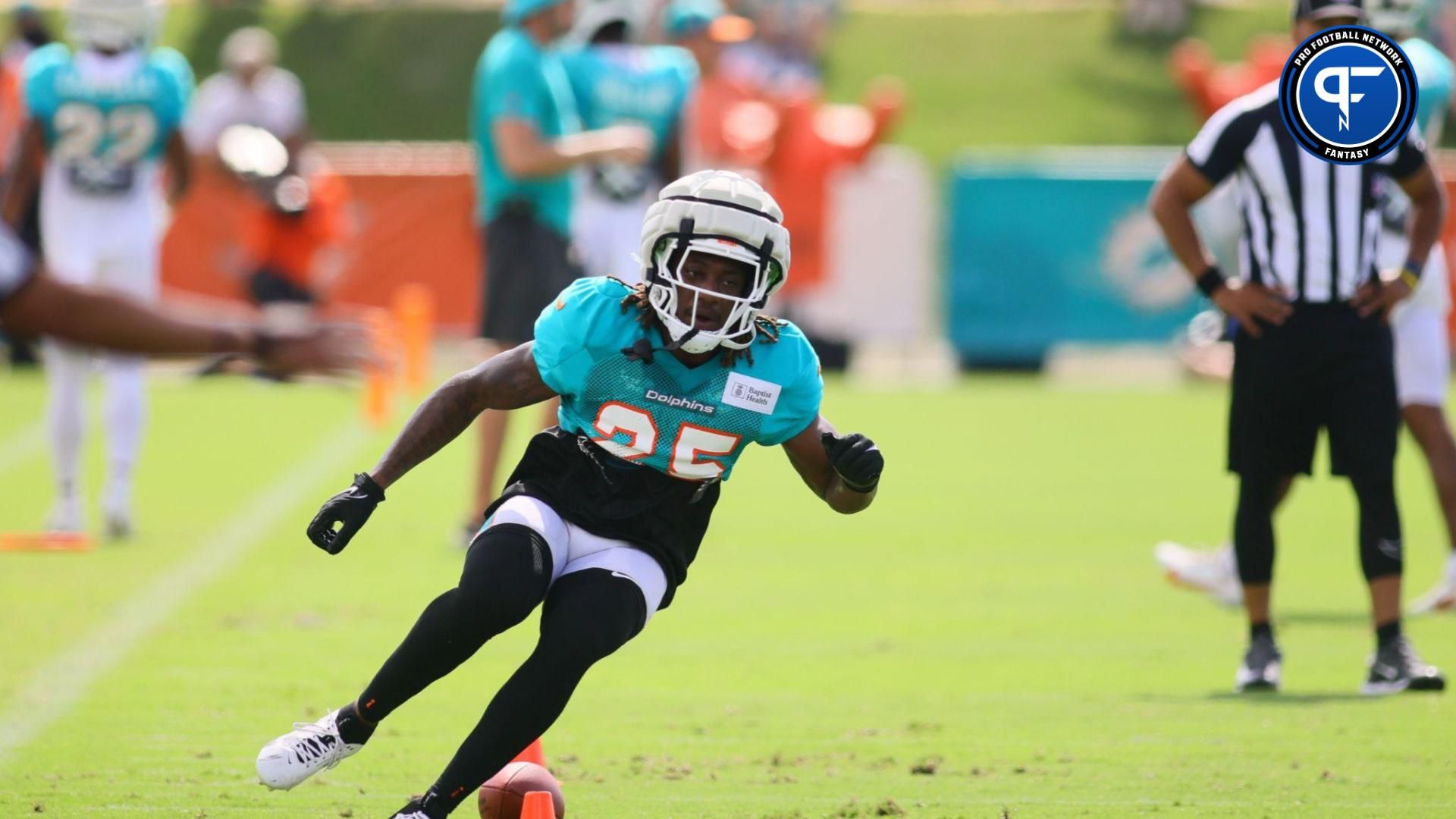 Running back Jaylen Wright (25) is the Miami Dolphins' biggest fantasy football sleeper heading into the 2024 NFL season.