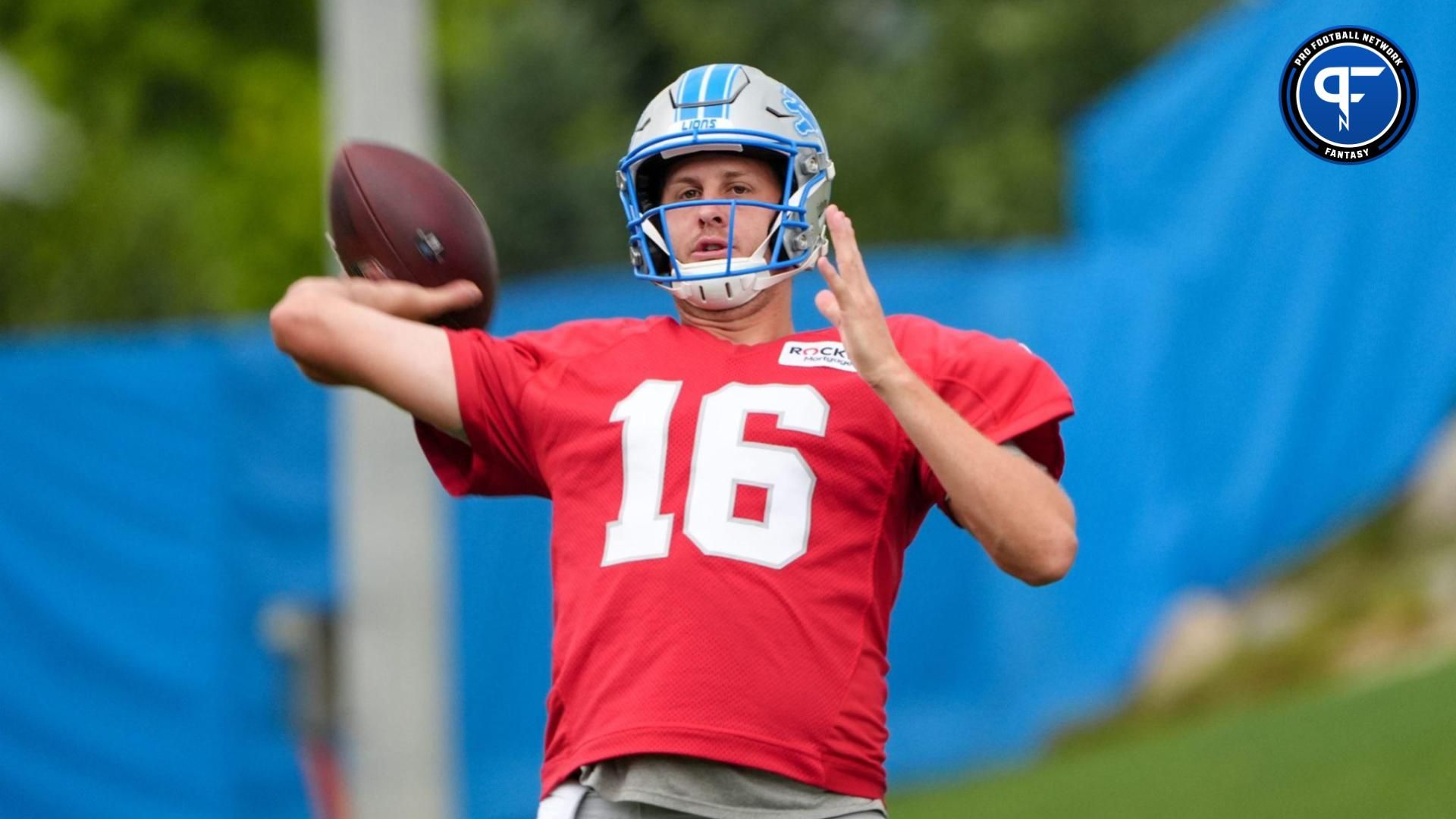 QB Jared Goff throws a pass during the Detroit Lions training camp at the Lions headquarters in Allen Park, Mich. on Friday, Aug 2, 2024.