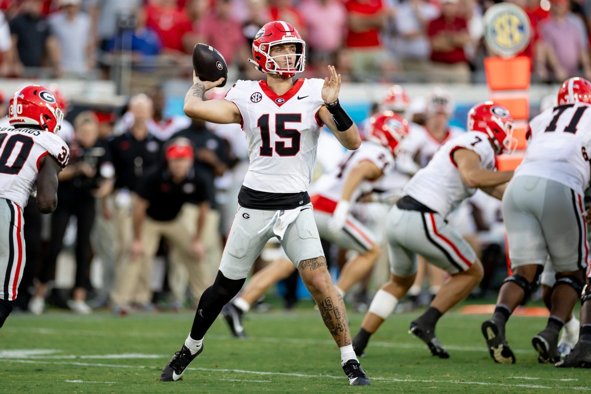 Georgia quarterback Carson Beck (15) throws the ball during the second half his team's 2023 game against Florida at Everbank Stadium in Jacksonville, Fla. Beck lands in the AFC in this 2025 NFL Mock Draft.